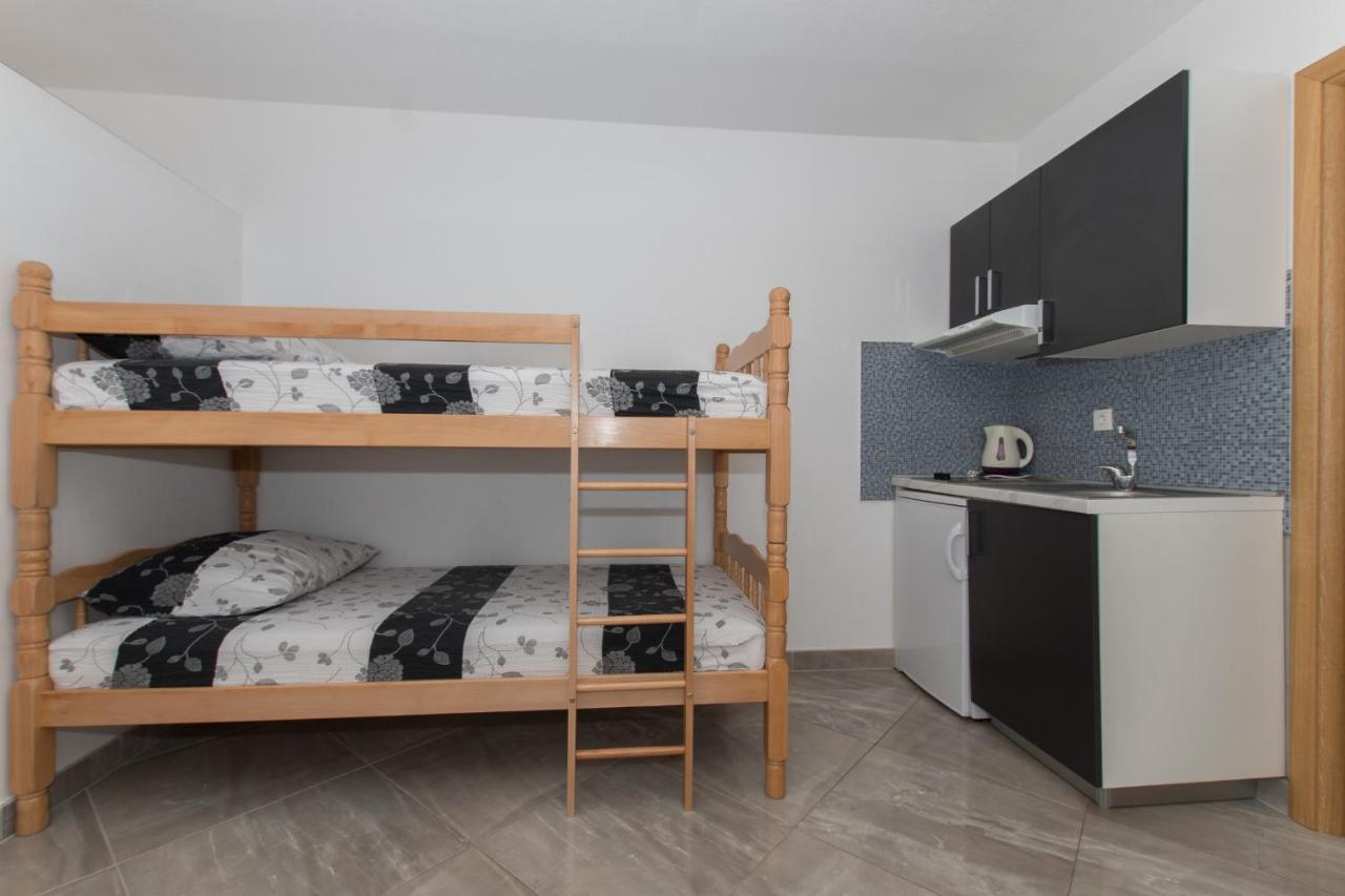 Studio Apartments Zloic In كرفافيكا المظهر الخارجي الصورة