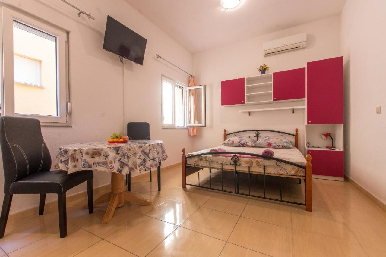 Studio Apartments Zloic In كرفافيكا المظهر الخارجي الصورة