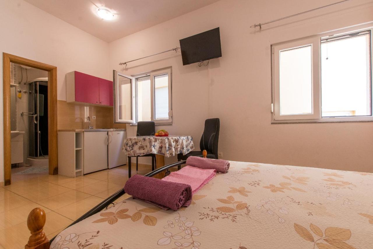Studio Apartments Zloic In كرفافيكا المظهر الخارجي الصورة