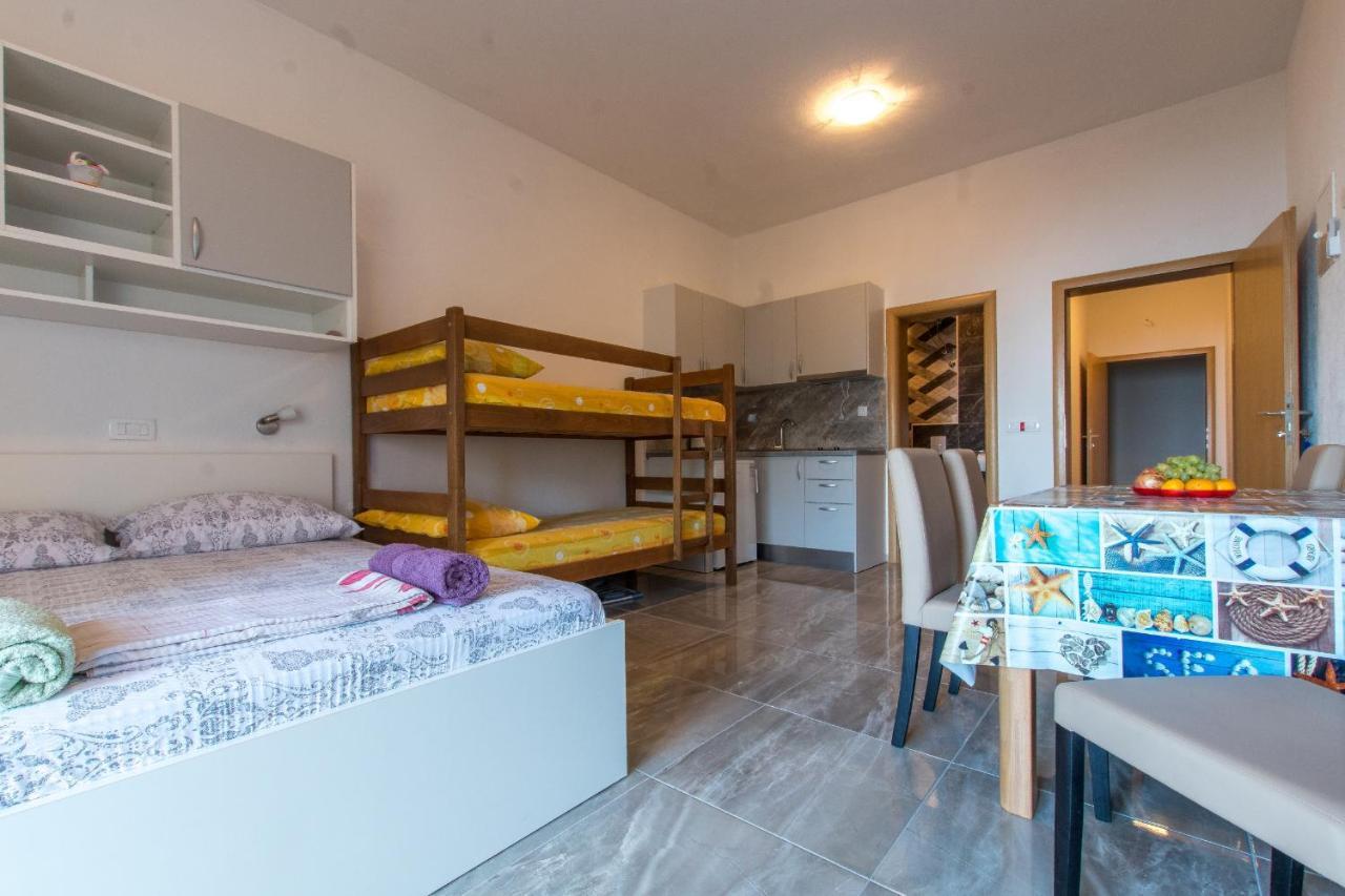 Studio Apartments Zloic In كرفافيكا المظهر الخارجي الصورة