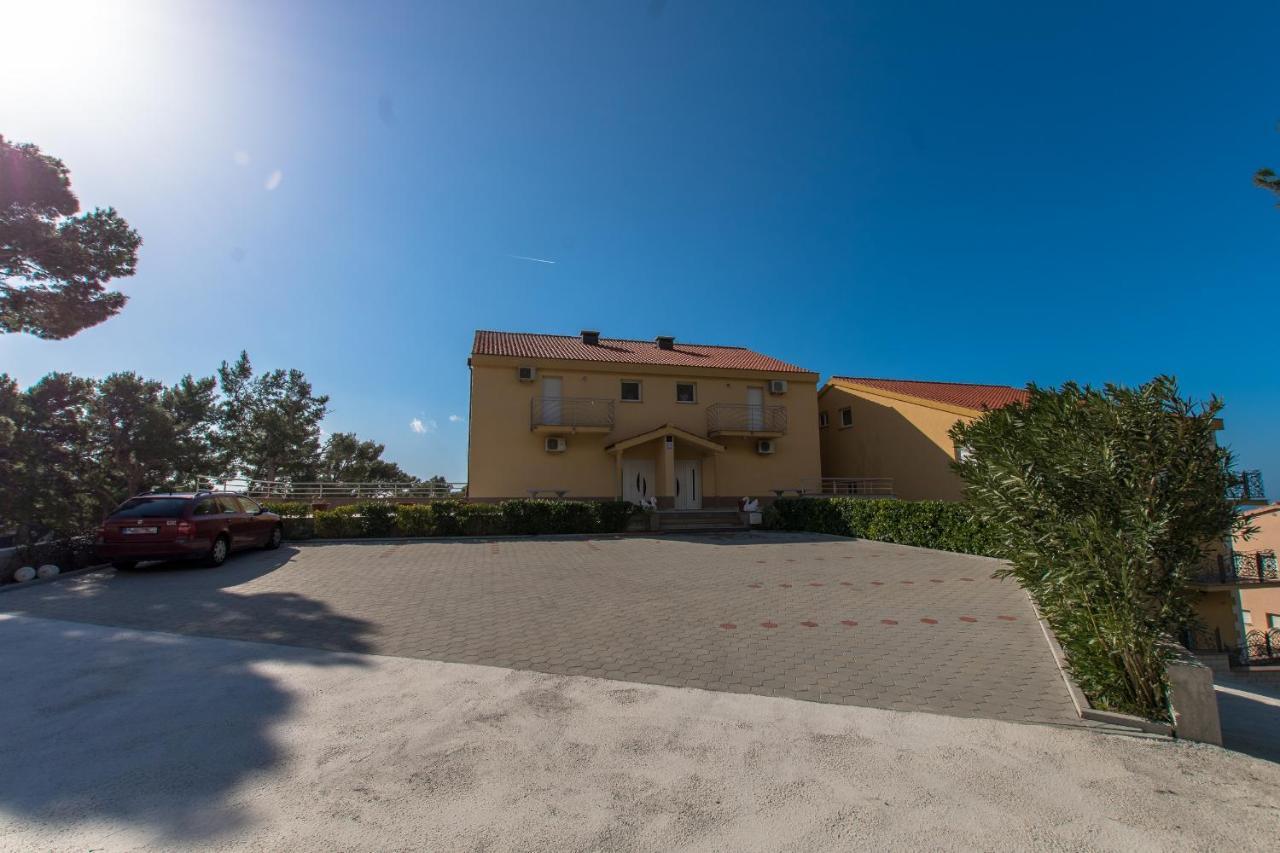 Studio Apartments Zloic In كرفافيكا المظهر الخارجي الصورة