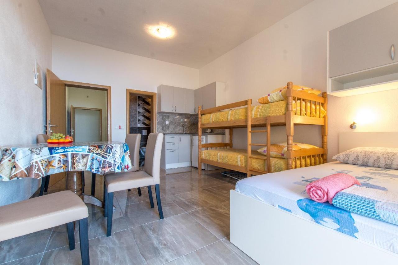 Studio Apartments Zloic In كرفافيكا المظهر الخارجي الصورة